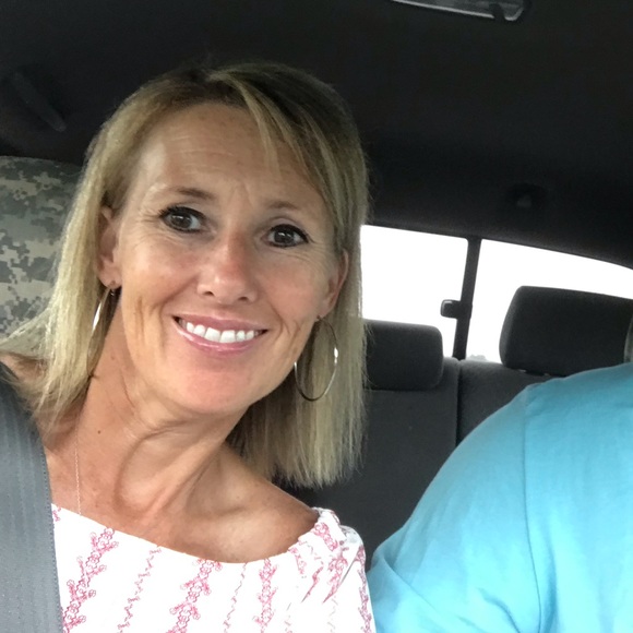 Meet your Posher, Michelle - Picture 1 of 1